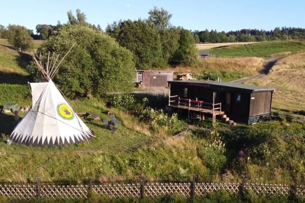 Tiny House Mit Indianerzelt Und Lagerfeuer Im Harz Apartment Benneckenstein Bagian luar foto